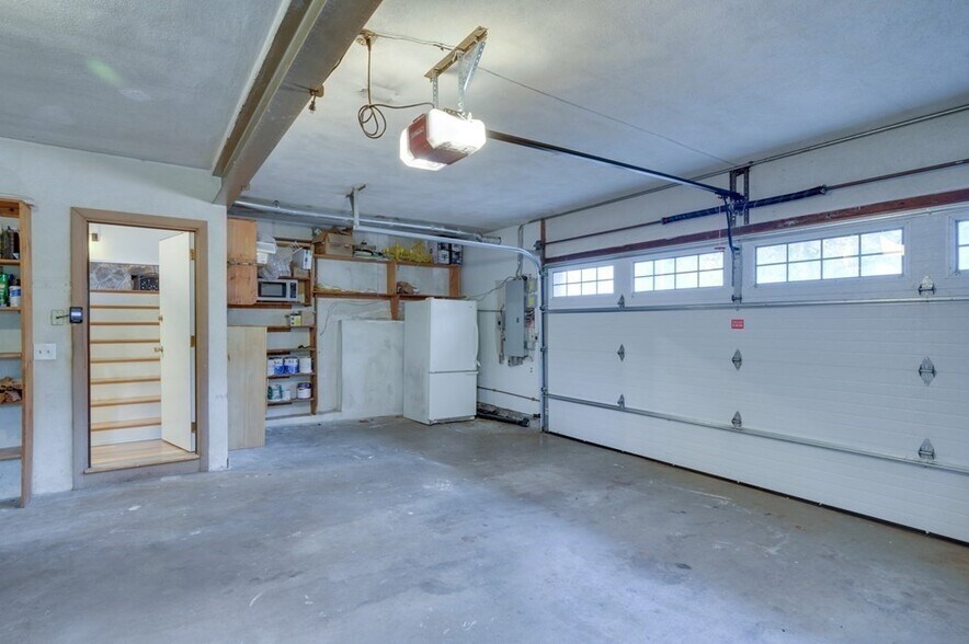 Building Photo - 93 Woodcliff Rd