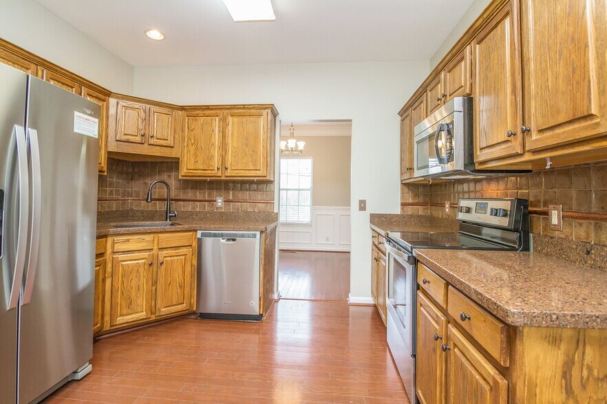 Building Photo - 6536 Broken Bow Dr