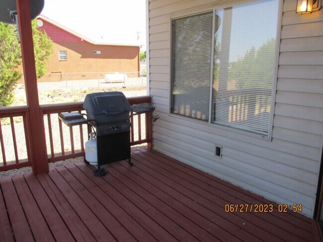 Building Photo - 1975 Village Dr