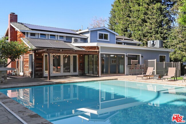 Building Photo - 4744 Haskell Ave