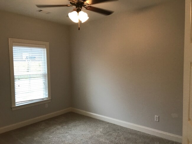 Building Photo - 1385 Sheridan Glen Crossing