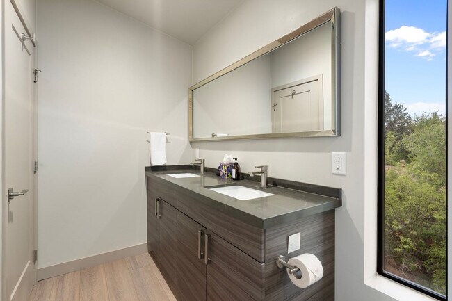Building Photo - 30 Moondance Ln