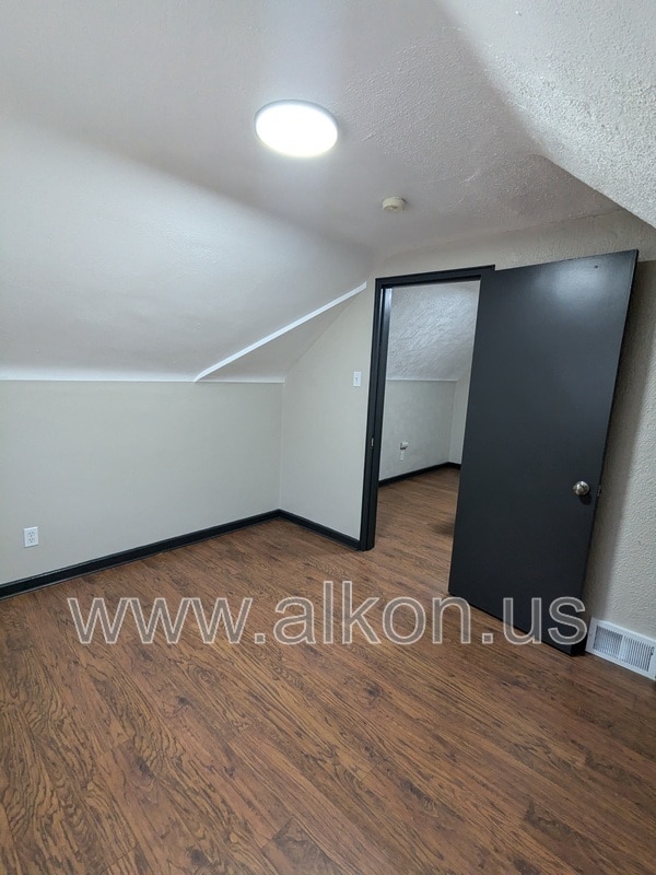 Building Photo - 4205 Coleridge St