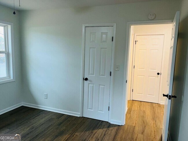 Building Photo - 502 Bavarian Dr