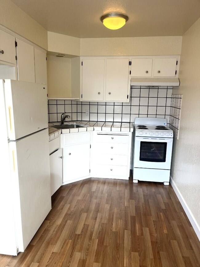 Building Photo - 7551 Rosanna St