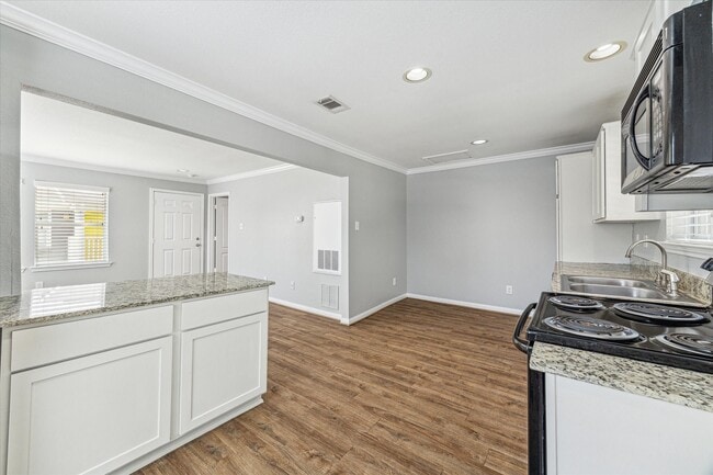 Building Photo - 1548 Ashland St