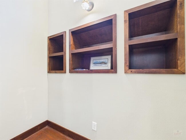 Building Photo - 4604 Avenue H