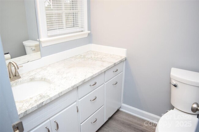 Building Photo - Available July 1st! $1950.00/month