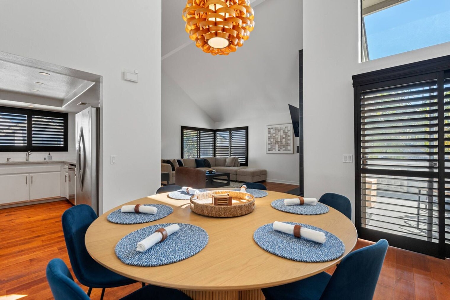 Building Photo - 526 Via De La Valle