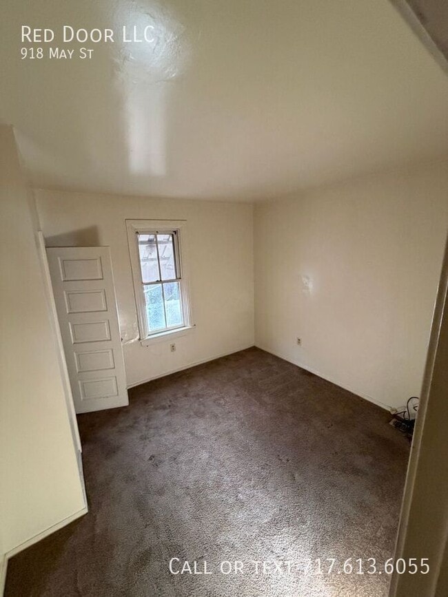 Building Photo - 918 May St