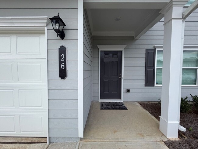Building Photo - Large 5/3 House in Longbrook Subdivision- $2,495