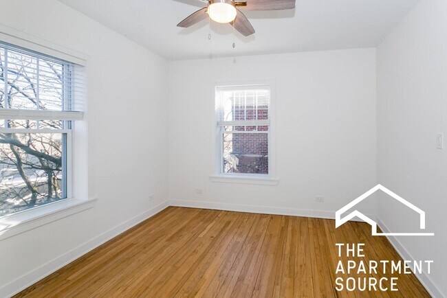 Building Photo - 5214 N Damen Ave