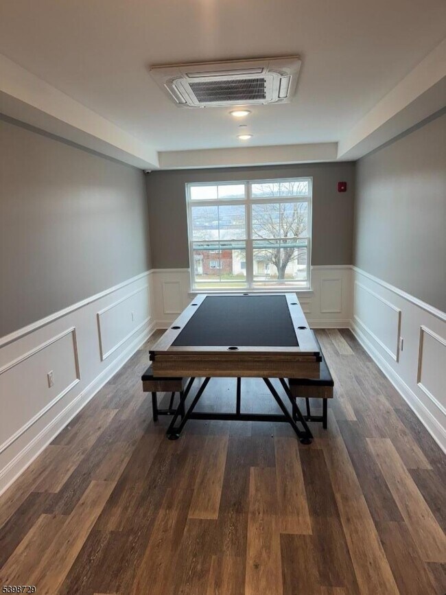 Building Photo - 7 Theta Dr