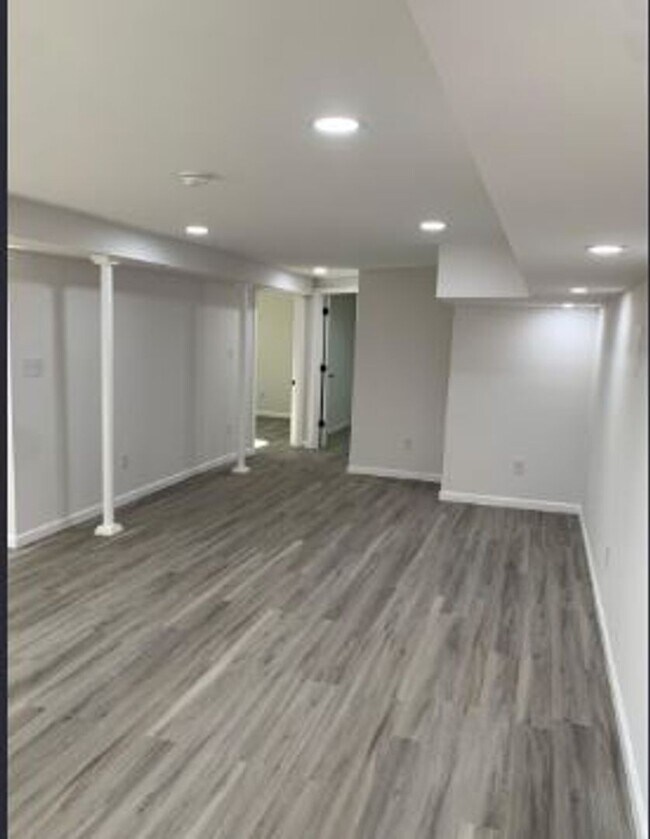 Building Photo - 1722 Foxborough Cir