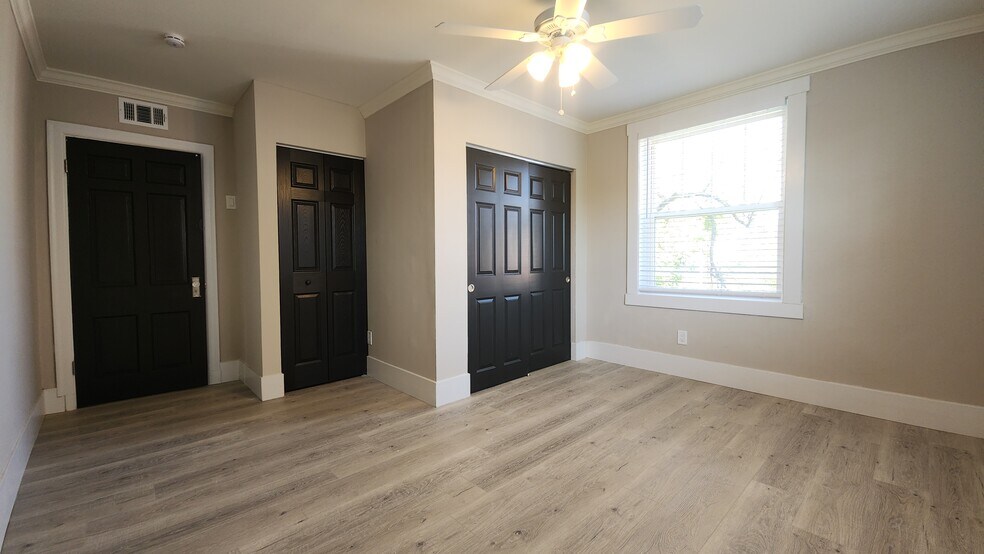 Building Photo - 803 Westwood Dr