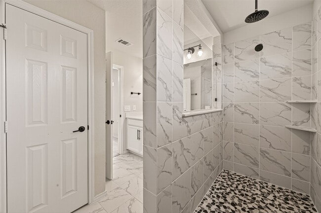 Building Photo - 3405 Knighton Hill Dr