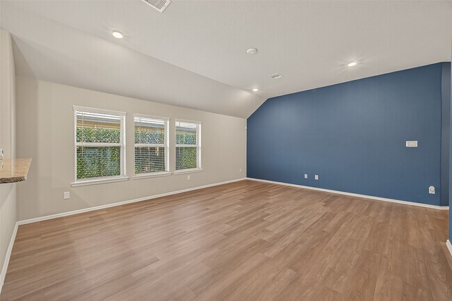 Building Photo - 2701 Sagedale Dr