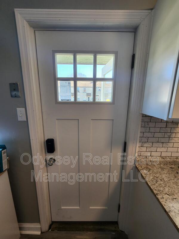 Building Photo - 4006 Arctic Ave