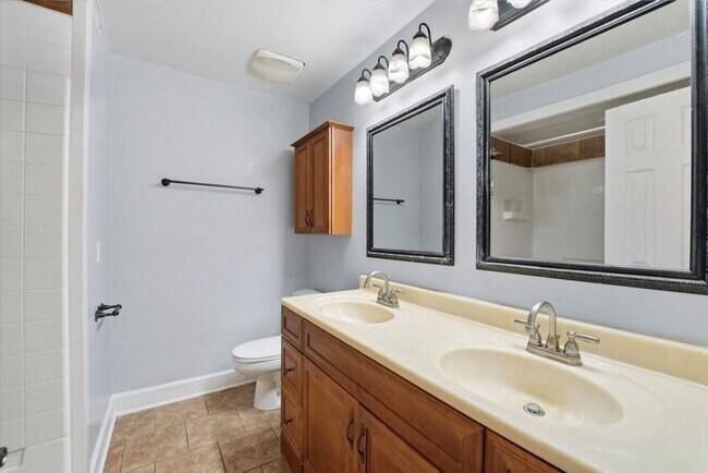 Building Photo - 8531 Weeping Willow Way