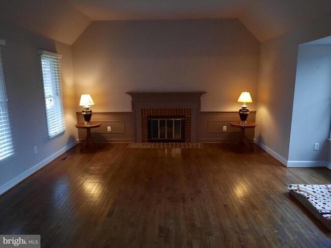 Building Photo - 6643 Madison McLean Dr