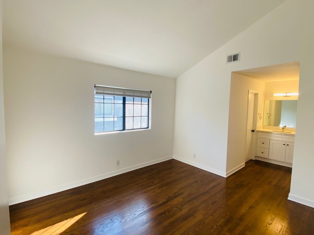 Building Photo - 293 Ohio St