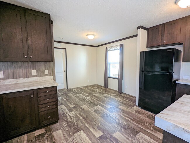 Building Photo - 9132 Windward Dr