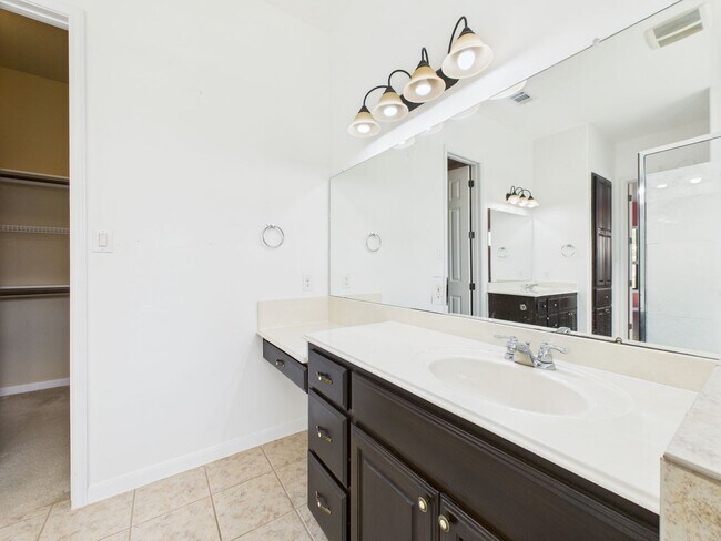 Building Photo - Sendero Springs