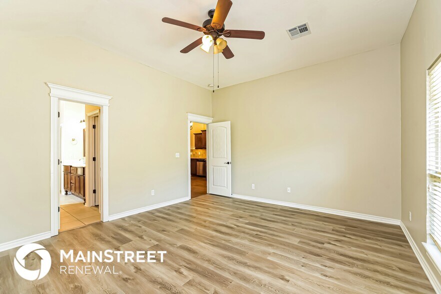 Building Photo - 17300 Triana Dr