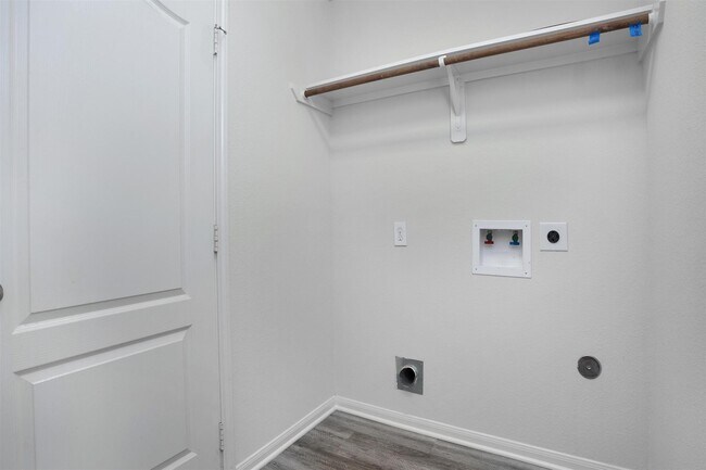 Building Photo - 384 Decoster Blvd