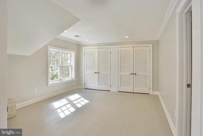 Building Photo - 6329 Linway Terrace