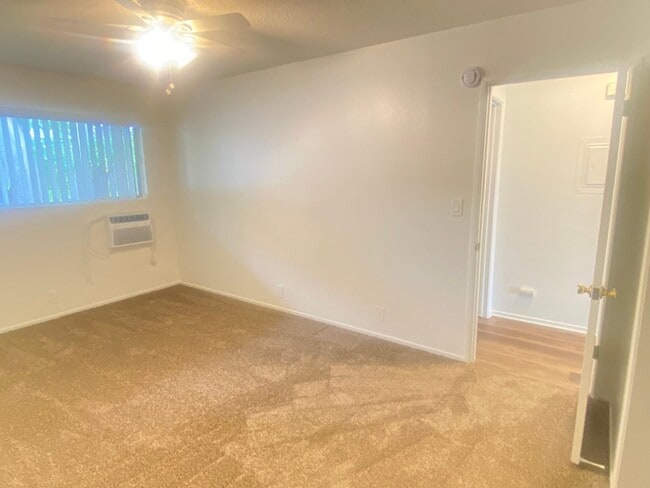 Building Photo - 25250