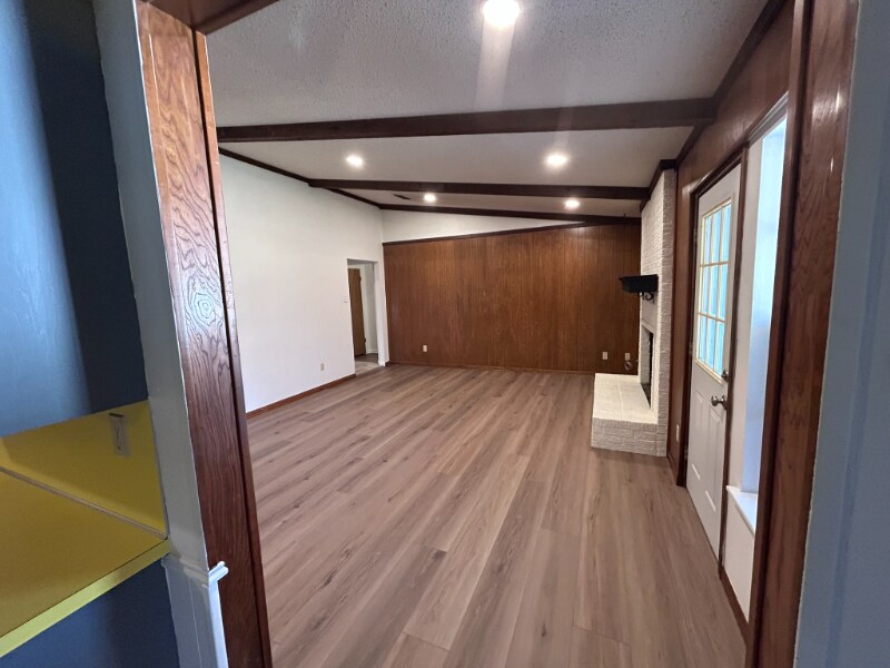 Building Photo - 902 Walnut St