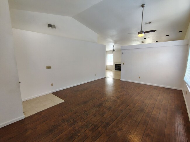 Building Photo - 4920 Apple Farm Ln