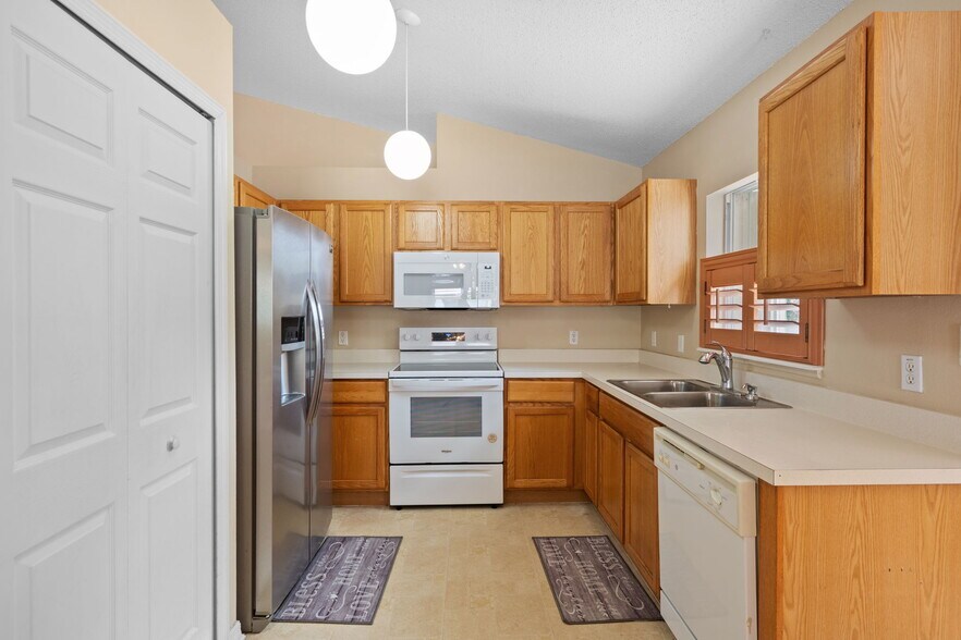 Building Photo - 9572 Horizon Dr