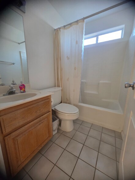Building Photo - 5033 Emerald River Dr