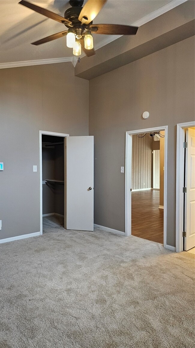 Building Photo - 33 April Point Dr N