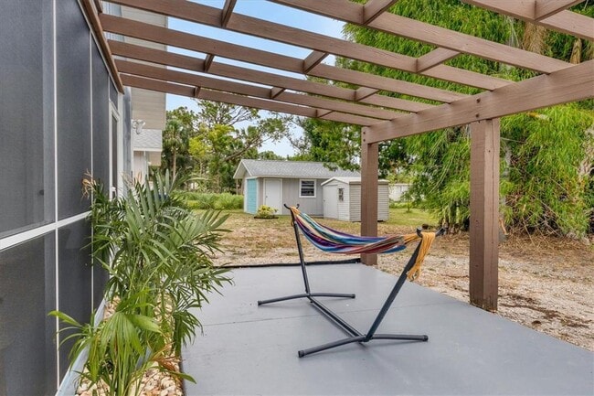 Building Photo - 843 Palmetto St