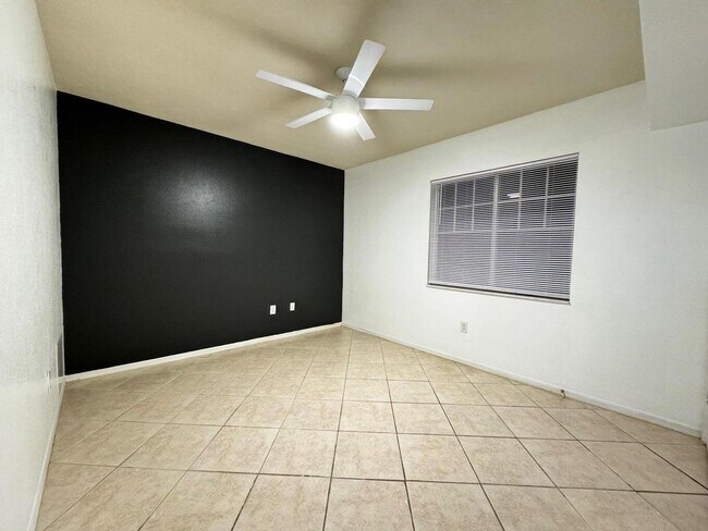 Building Photo - 6458 Emerald Dunes Dr