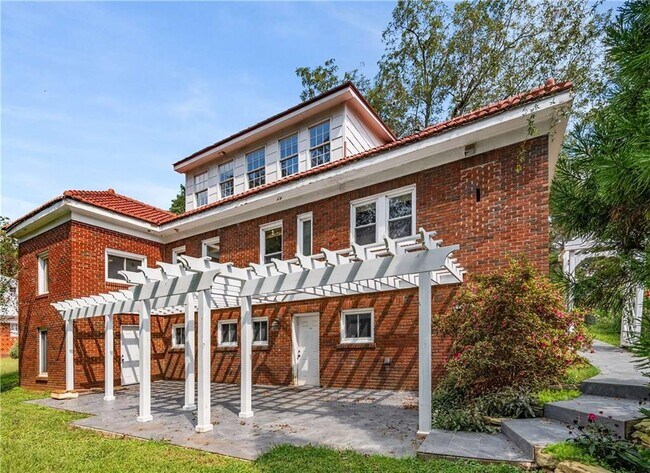 Building Photo - 787 Flat Shoals Ave SE