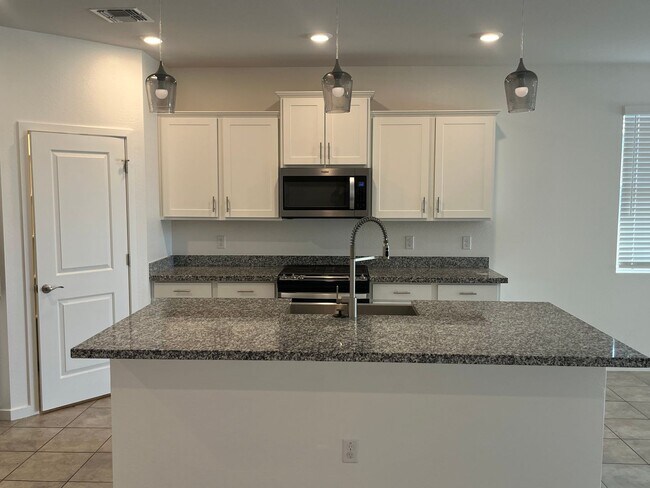 Building Photo - 19915 W Badgett Ln