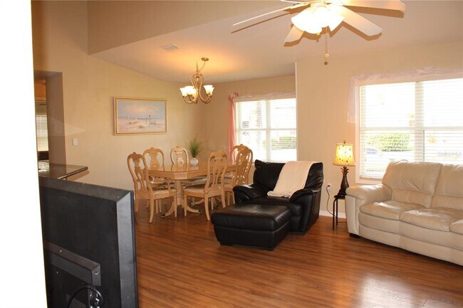 Building Photo - 3115 Live Oak Ln