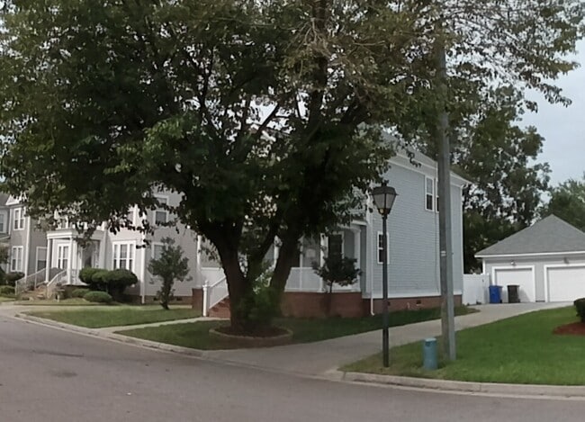 Building Photo - 1230 Booth St