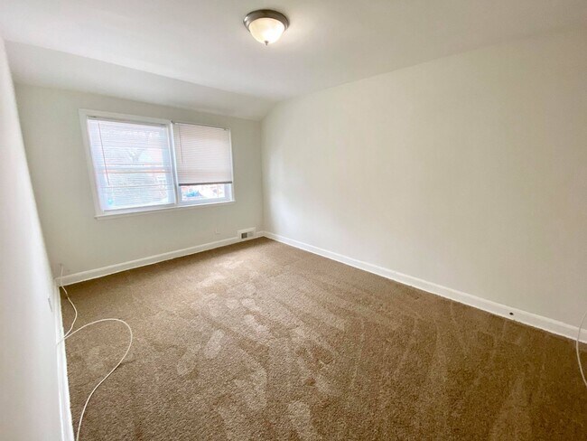 Building Photo - Charming 3BR/2BA Townhome in Stonewood, MD!