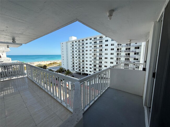 Building Photo - 401 Ocean Dr