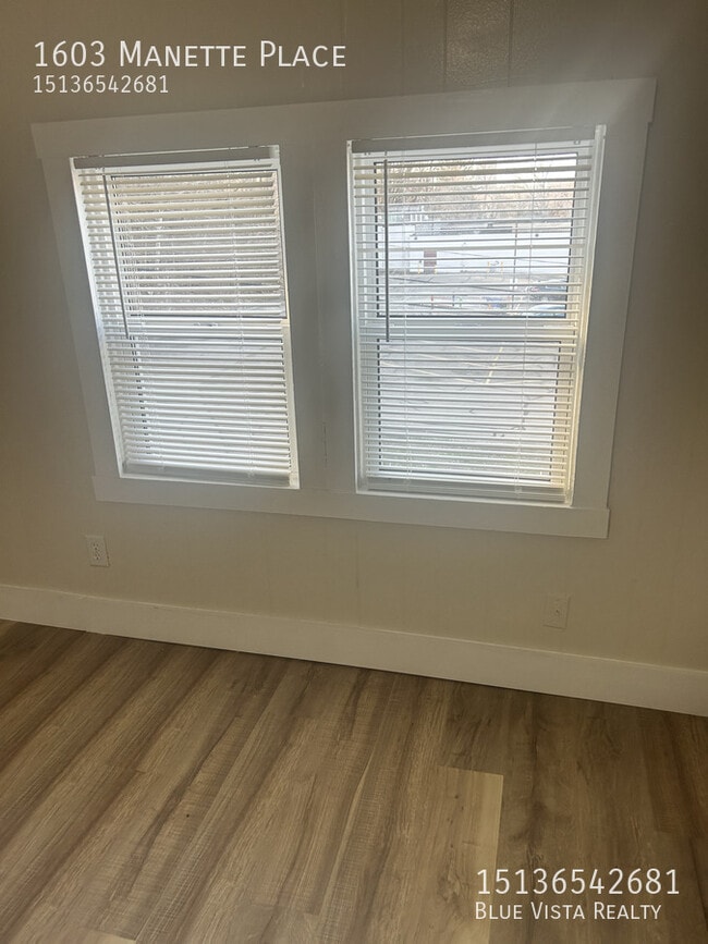 Building Photo - 1603 Manette Pl