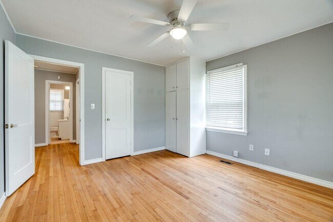 Building Photo - 5228 N Hudson Ave