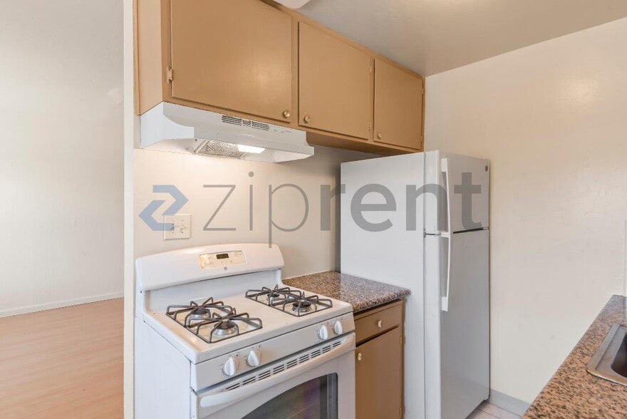 Building Photo - 7630 Lockwood St