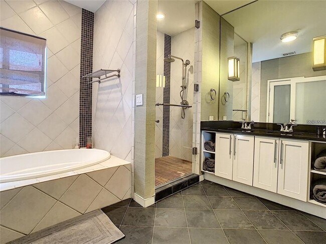 Building Photo - 1 S Eola Dr