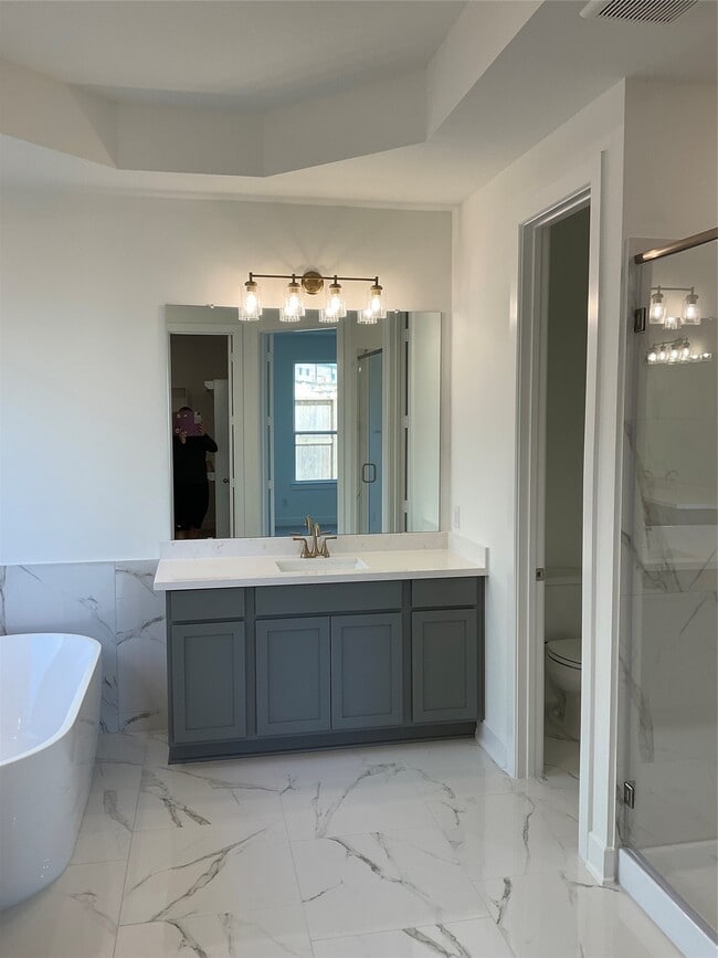 Building Photo - 7311 Blue Gentiana Ln