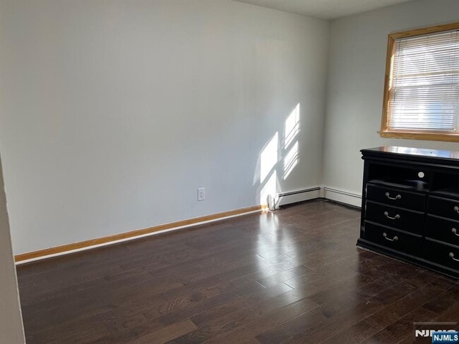 Building Photo - 3 Ann St